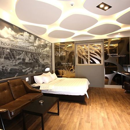 Hotel Yolo Chongnae-dong Екстериор снимка