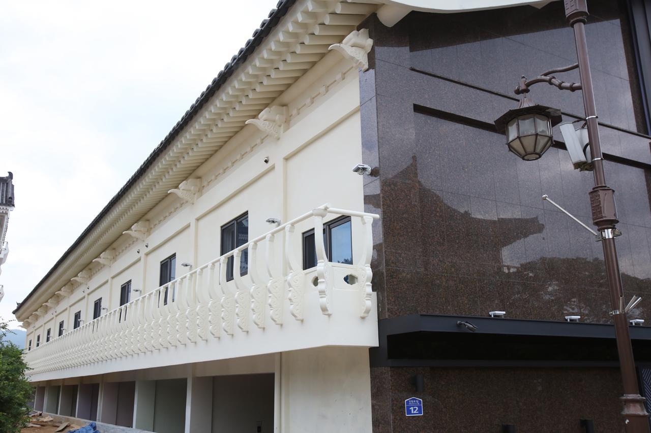 Hotel Yolo Chongnae-dong Екстериор снимка