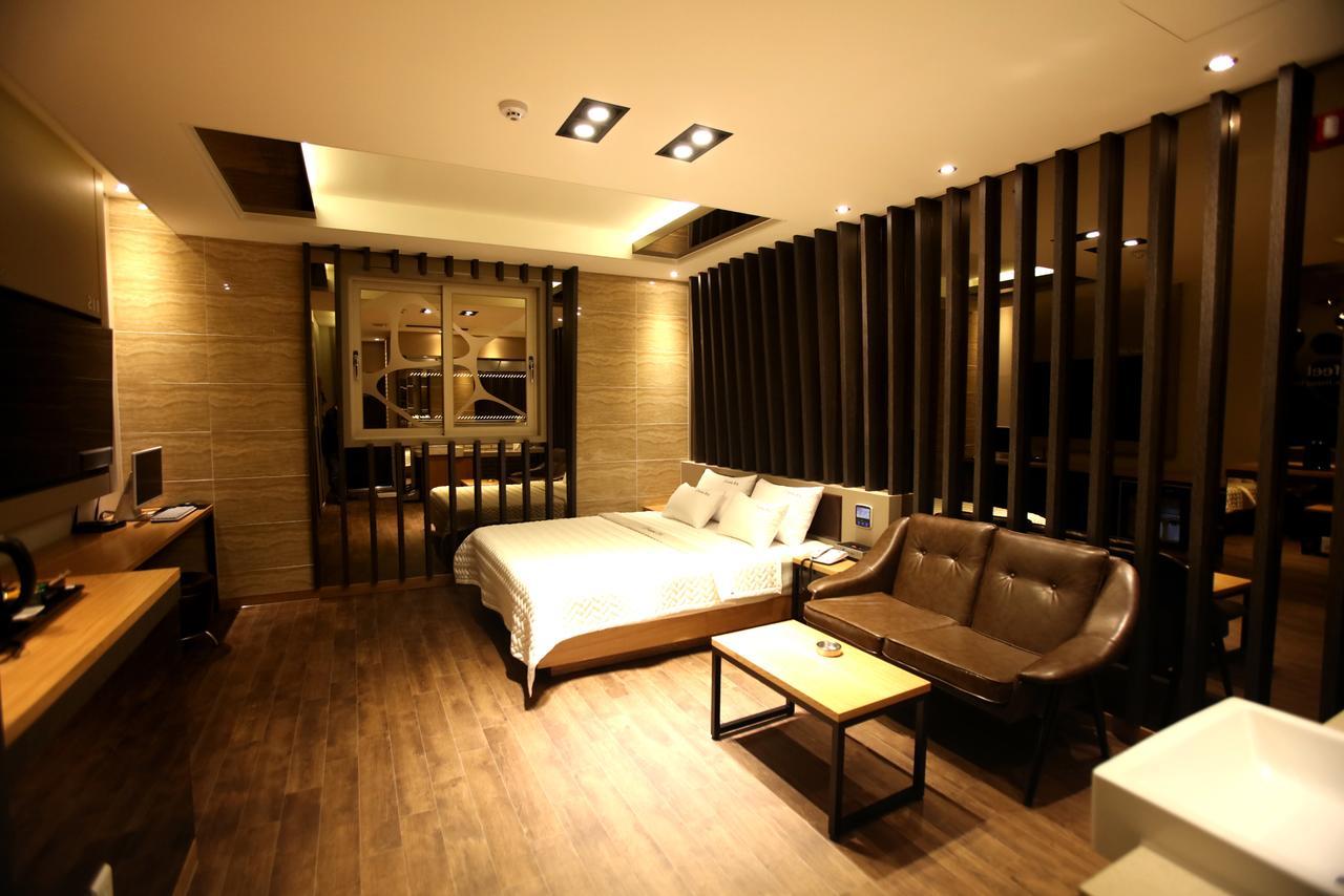 Hotel Yolo Chongnae-dong Екстериор снимка