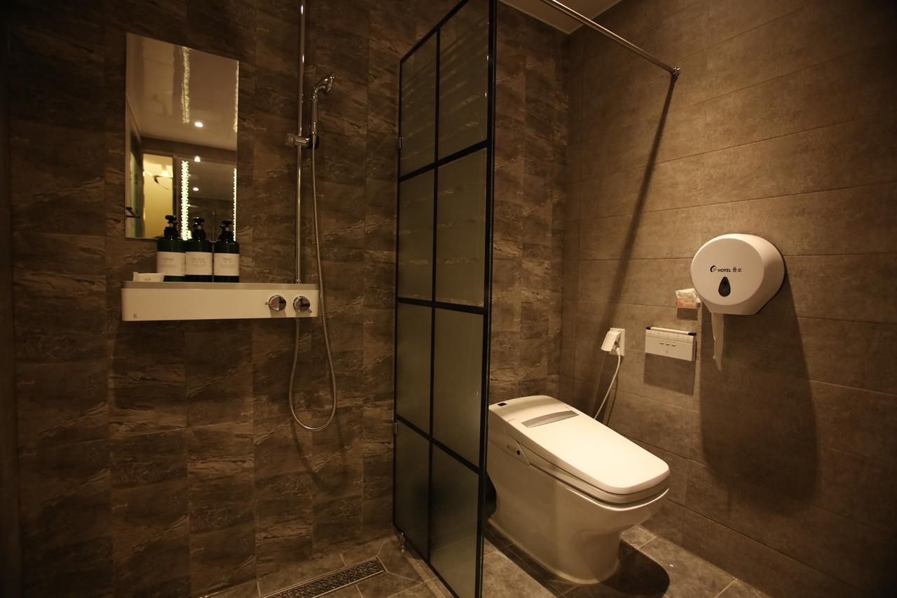 Hotel Yolo Chongnae-dong Екстериор снимка